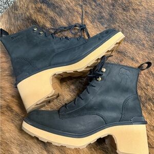 Sorel Black Lace Up Women's Boots